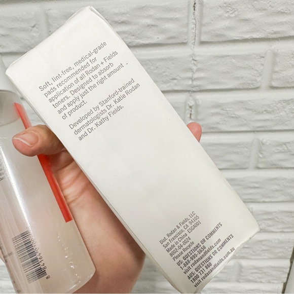 Rodan + Fields Essentials Complete Eye Makeup Remover 4 Oz + 120 Gauze Pads New - Picture 3 of 3